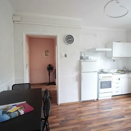 Charming 1-bedroom City